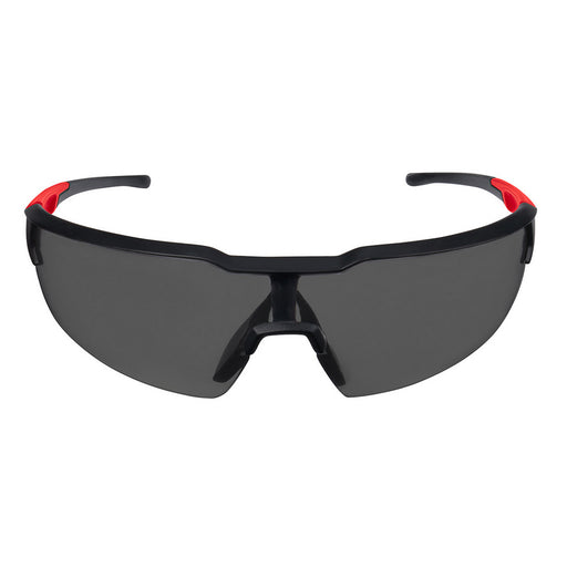 Lunettes de sécurité anti-rayures (Fumée) Milwaukee - Quincaillerie G.H. Berger