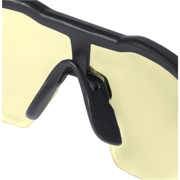 Lunettes de sécurité anti-rayures (Jaune) Milwaukee - Quincaillerie G.H. Berger