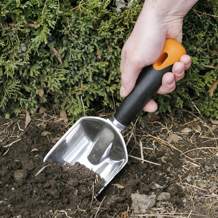 Truelle large avec poignée en plastique 370730-5001 - Fiskars - Quincaillerie G.H. Berger