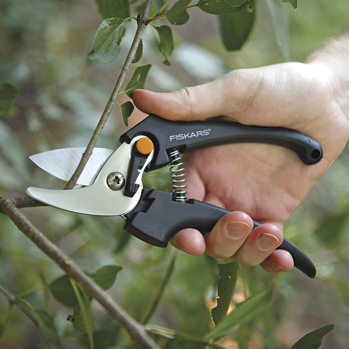 Sécateur à lame franche de 2" 379200-1005 - Fiskars - Quincaillerie G.H. Berger