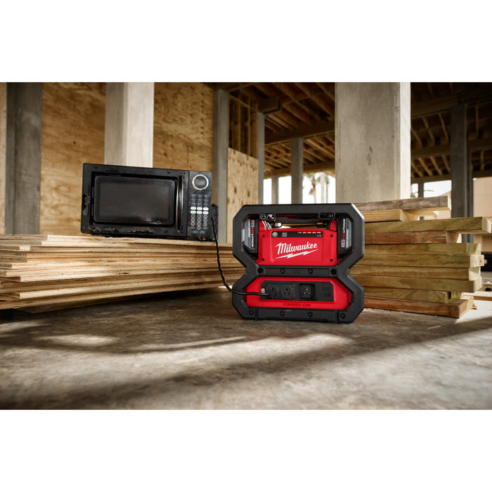 Borne d'alimentation M18 3600W/1800W Milwaukee - Quincaillerie G.H. Berger