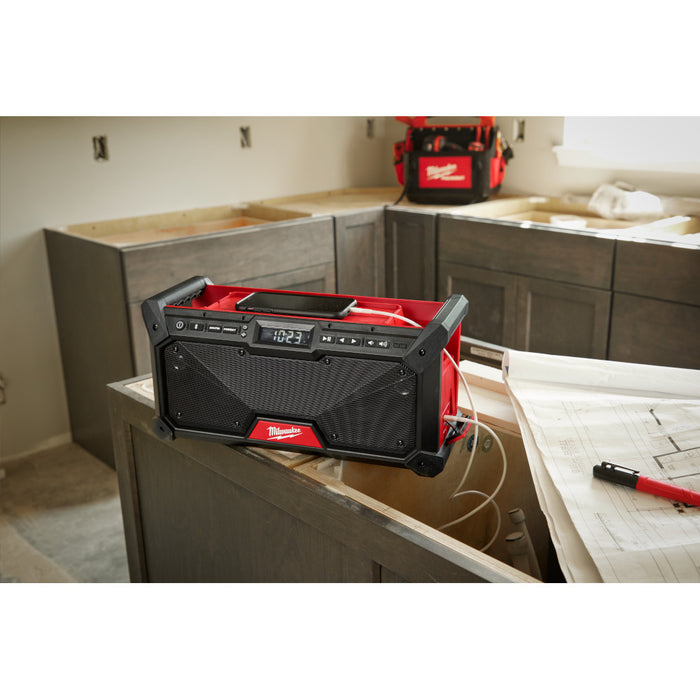 Radio pour chantier M18™, Bluetooth - Milwaukee - Quincaillerie G.H. Berger
