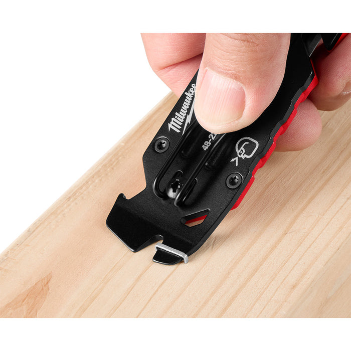 Couteau utilitaire multifonction compact Milwaukee